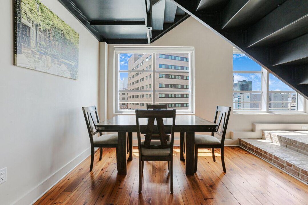 1111 Tulane Ave in New Orleans, LA - Building Photo