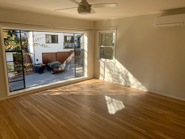 6159 Glen Oak St, Unit 6159 Glen Oak St in Los Angeles, CA - Building Photo - Building Photo