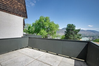 Highland Villas in Kamloops, BC - Building Photo - Building Photo
