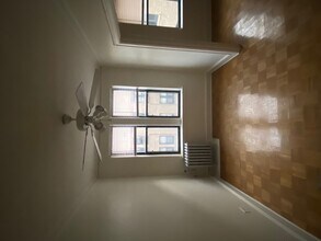 1263 W Pratt in Chicago, IL - Building Photo - Building Photo