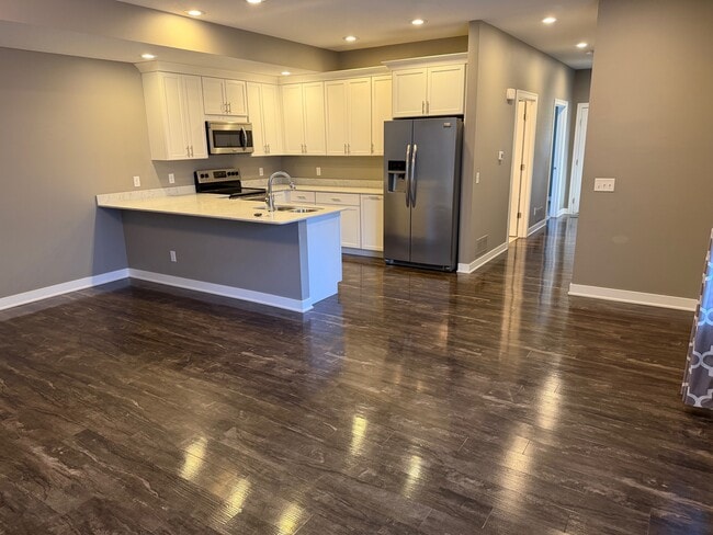 502 E 3rd St in Pella, IA - Building Photo - Building Photo