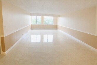 8020 Hampton Blvd in North Lauderdale, FL - Building Photo - Building Photo