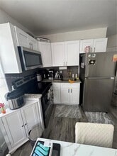 10245 SW 37th Terrace in Miami, FL - Building Photo - Building Photo