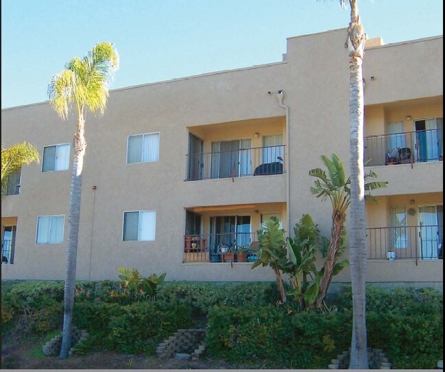 Shore View Rentals in Imperial Beach, CA - Foto de edificio - Building Photo