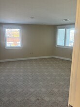 1000 Islington St, Unit B in Portsmouth, NH - Foto de edificio - Building Photo