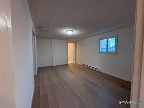 615 E Main St in Meriden, CT - Building Photo - Building Photo