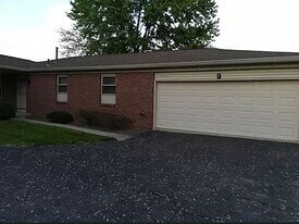 812 Linworth Rd E in Columbus, OH - Building Photo