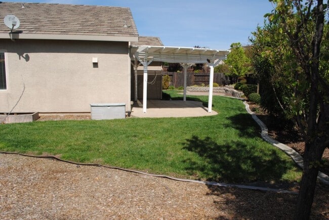 1630 Begonia Ct in Rocklin, CA - Building Photo - Building Photo