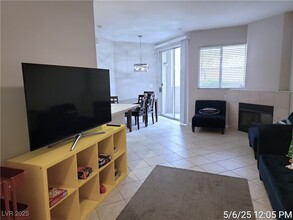 7135 Durango Dr in Las Vegas, NV - Building Photo - Building Photo