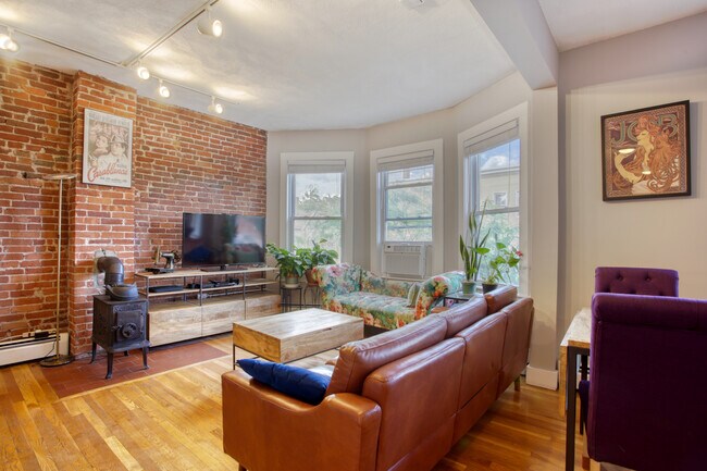 248 Hampshire St, Unit 2A in Cambridge, MA - Building Photo - Building Photo