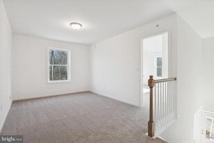 152 SILVERSMITH Rd in Oxford, PA - Building Photo