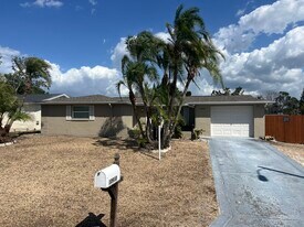 10910 Rexdale Ave in Port Richey, FL - Building Photo