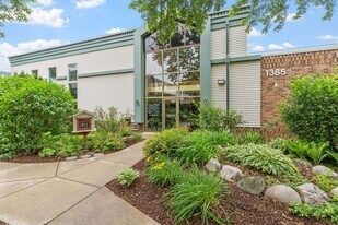 Como Park Apartments in St. Paul, MN - Building Photo