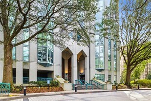 2870 Pharr Ct S Northwest in Atlanta, GA - Building Photo