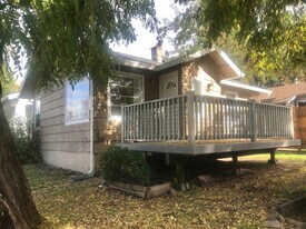 508 S McLoughlin Blvd in Oregon City, OR - Building Photo