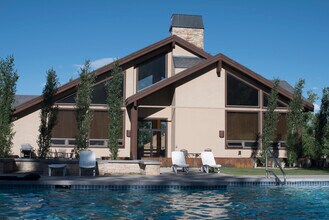 5254 Cove Canyon Dr, Unit Unit B in Park City, UT - Foto de edificio - Building Photo