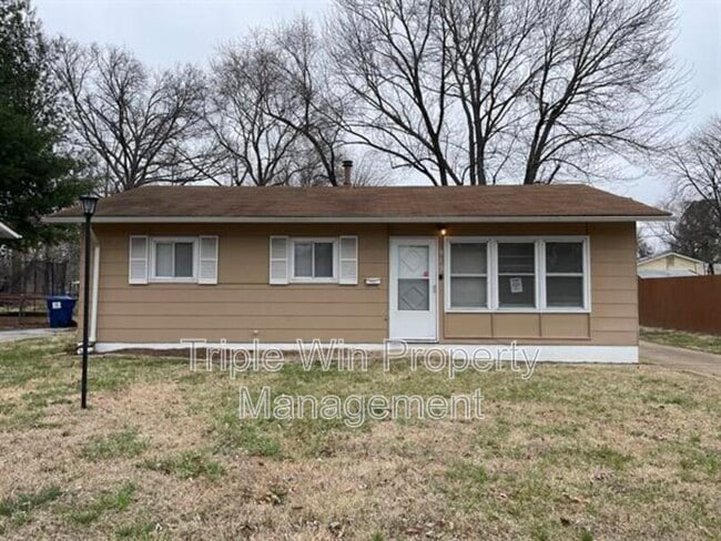 915 Mullanphy Ln in Florissant, MO - Building Photo - Building Photo