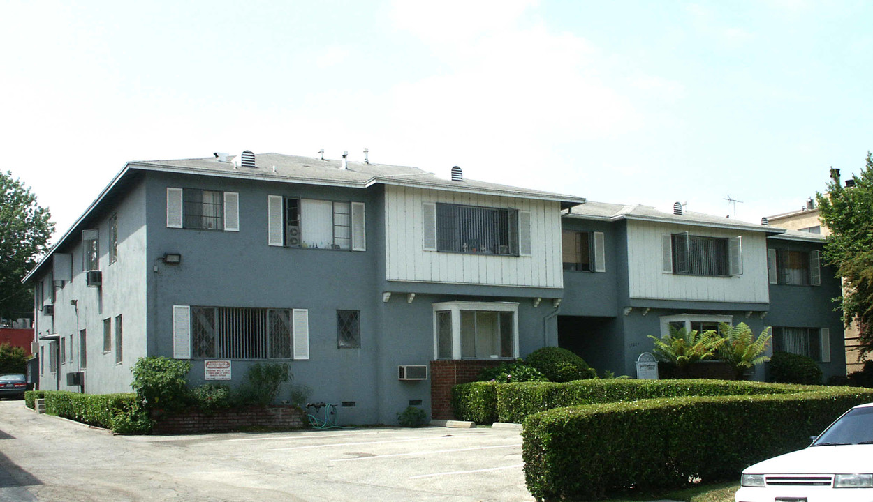 Valleyheart Residential in Studio City, CA - Building Photo