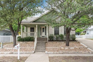 5911 Steiner in Kyle, TX - Building Photo