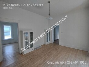 2342 N Holton St in Milwaukee, WI - Building Photo - Building Photo