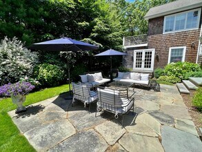 6 Summit Ave in East Hampton, NY - Building Photo - Building Photo