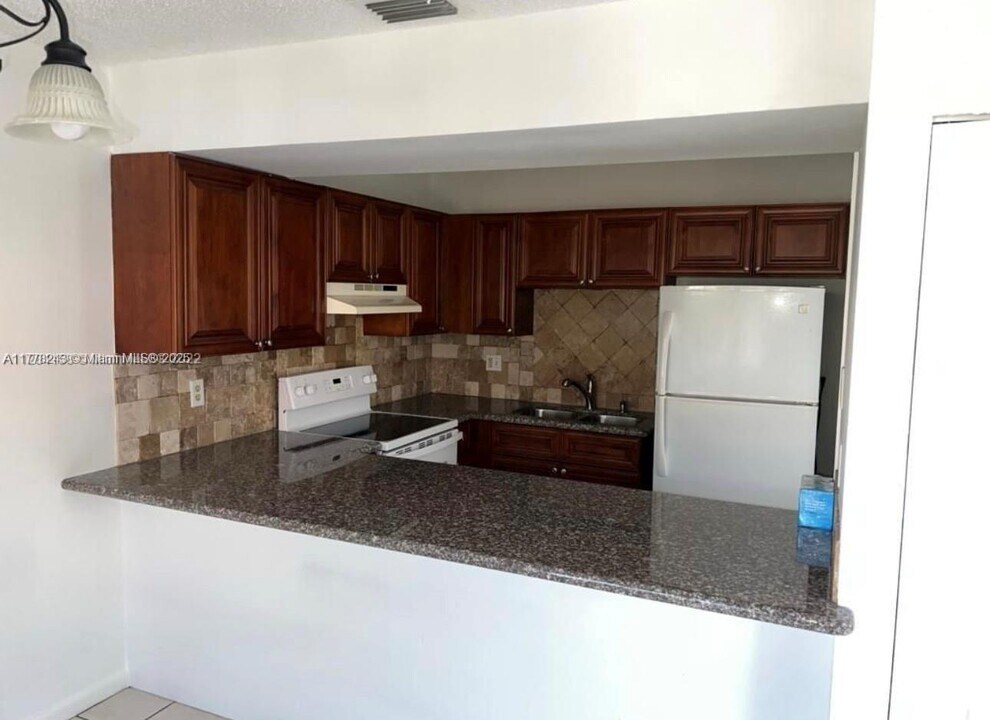 1120 SE 13th Terrace in Homestead, FL - Building Photo