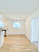 437 Fox Hill Rd in Hampton, VA - Building Photo - Building Photo