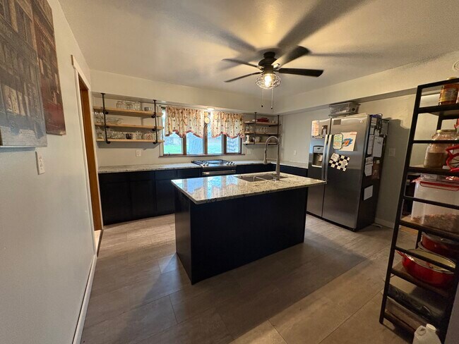 211 S High St in Port Washington, WI - Foto de edificio - Building Photo