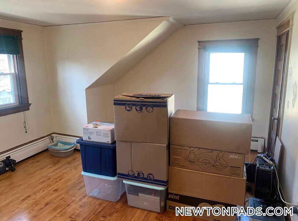 84 Walker St in Newton, MA - Building Photo