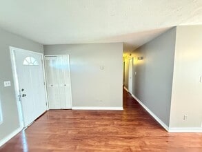 1325 Longfellow Dr in Clarksville, IN - Building Photo - Building Photo