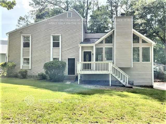 property at 3621 N Hampton Dr