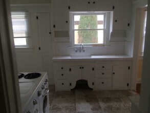 3711 E 4th St in Long Beach, CA - Building Photo - Building Photo