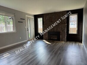 830 NW 12th St in Bend, OR - Building Photo - Building Photo