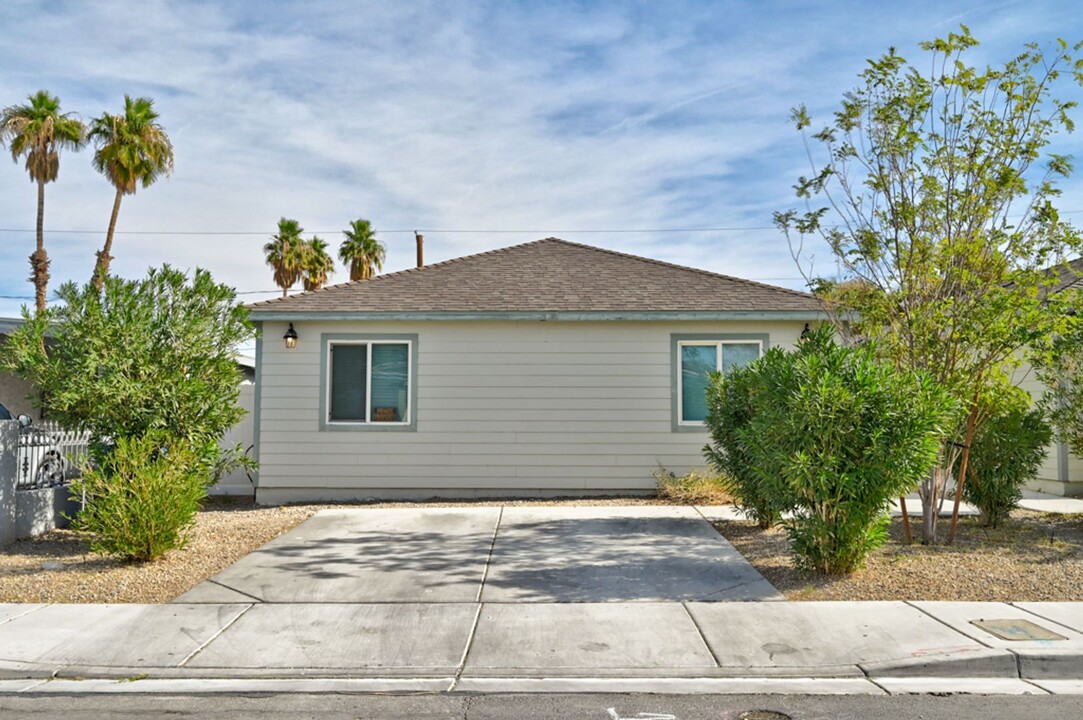 2323 Mariposa Ave in Las Vegas, NV - Foto de edificio