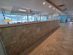 303 Atlantic Ave in Virginia Beach, VA - Foto de edificio - Building Photo