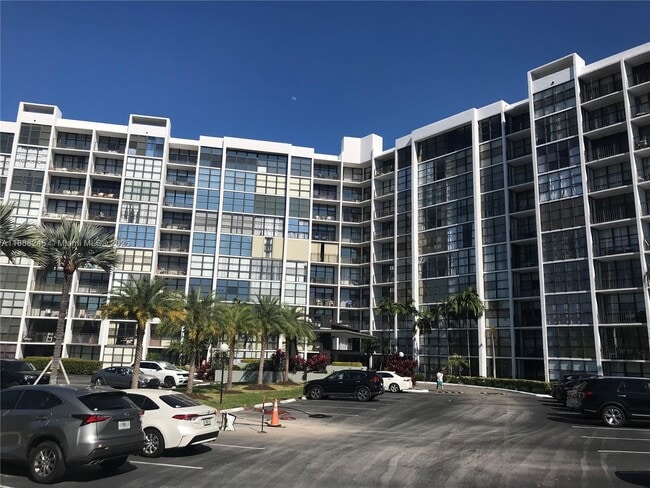 property at 1000 Parkview Dr