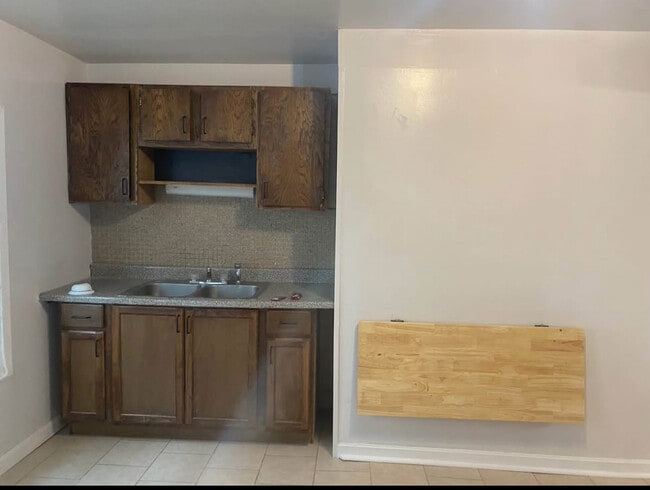 266 7th St, Unit 7th St in Buffalo, NY - Foto de edificio - Building Photo