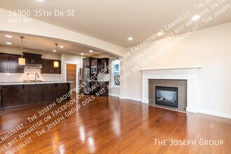 16900 35th Dr SE in Bothell, WA - Building Photo - Building Photo