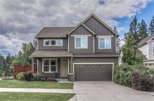 61525 Tall Tree Ct in Bend, OR - Building Photo