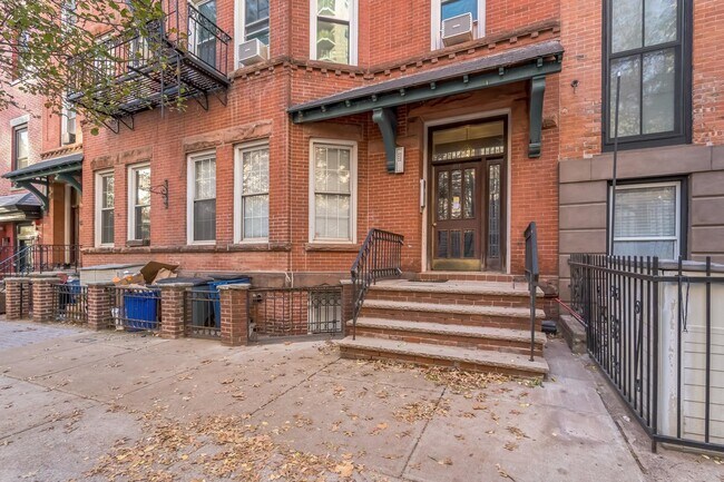 318 Hudson St in Hoboken, NJ - Building Photo - Building Photo