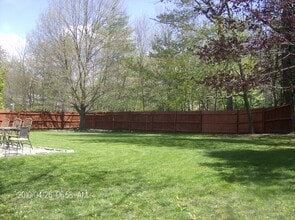 34 Pond St, Unit 2 in Salem, NH - Building Photo - Building Photo