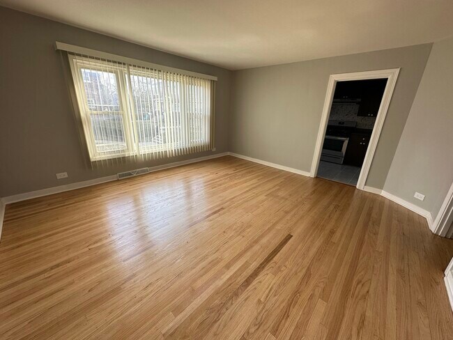 1179 Deerfield Rd in Deerfield, IL - Building Photo - Building Photo