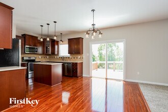 2018 Preston Woods Pkwy in O'Fallon, MO - Building Photo - Building Photo