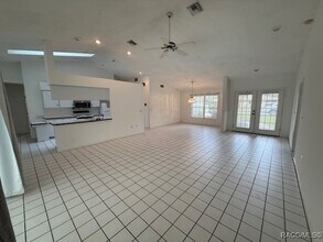 69 Sycamore Cir in Homosassa, FL - Building Photo - Building Photo