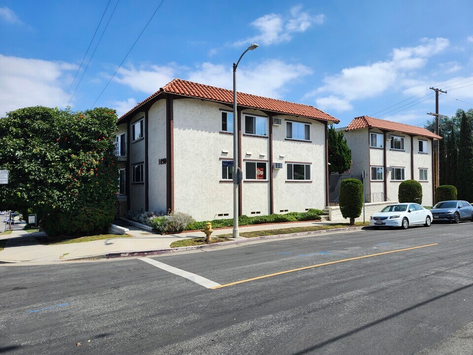 10980 Palms Blvd in Los Angeles, CA - Building Photo