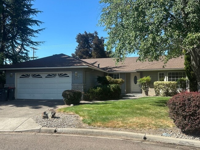 property at 3037 Jenero Ct