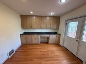 8661 Litzsinger Rd in Brentwood, MO - Building Photo - Building Photo