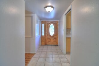 6265 N Colonial Ave in Fresno, CA - Building Photo - Building Photo