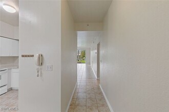 3250 Cypress Glen Way in Naples, FL - Building Photo - Building Photo
