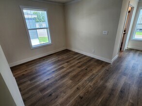 498 Vermont in Belleville, MI - Building Photo - Building Photo